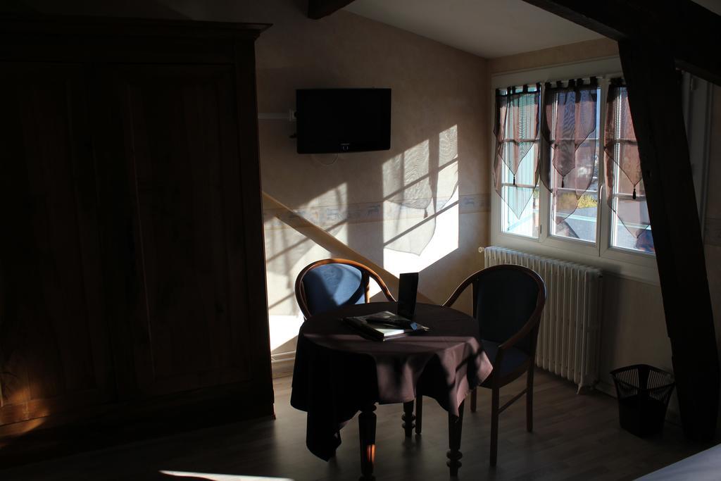 ארגלס-גזוסט Logis Hotel Les Cimes מראה חיצוני תמונה